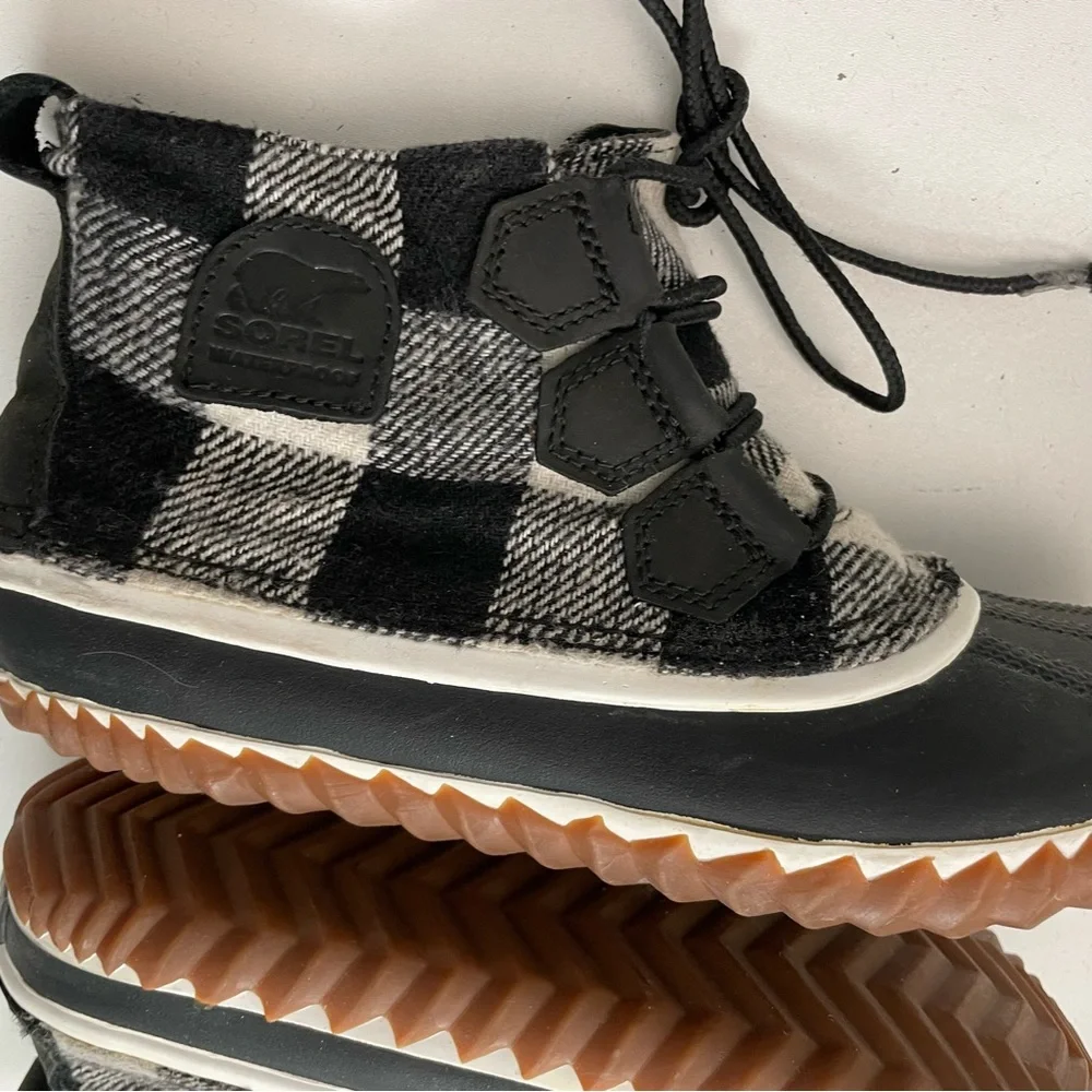 Sorel Out 'n About X Madewell Boots Rain Snow Ankle Flannel Buffalo Check Black - Picture 11 of 15